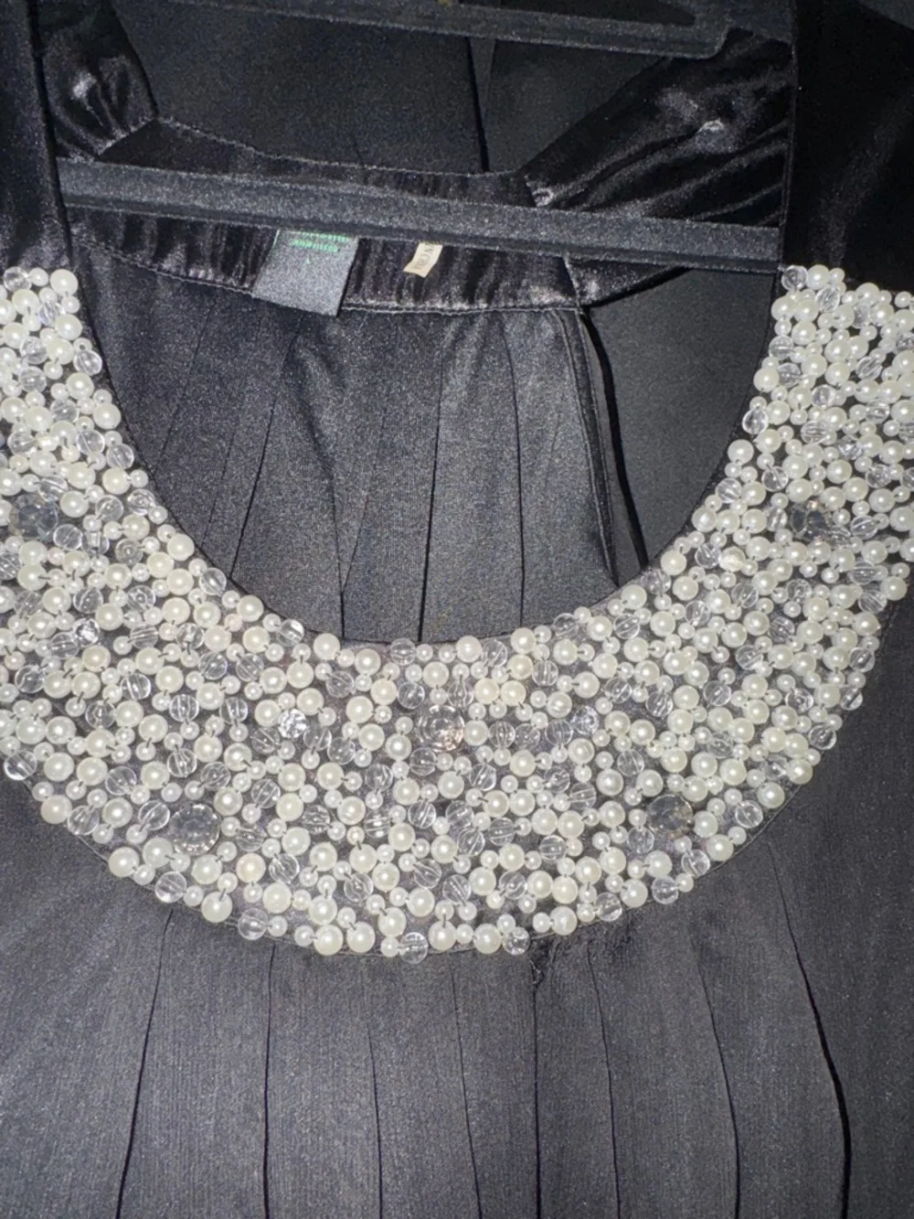 Embellished Black Sleeveless Blouse with Beaded Collar - Picture 2 of 3